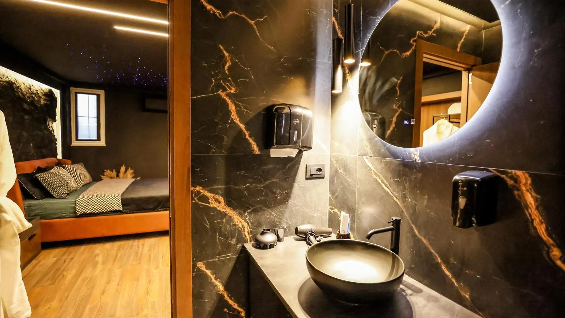Unique Luxury Suite Shkoder 5*,  Albania